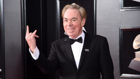 Andrew Lloyd Webber papot hívatott a házába, hogy elűzessen egy papírkupacokat hagyó szellemet