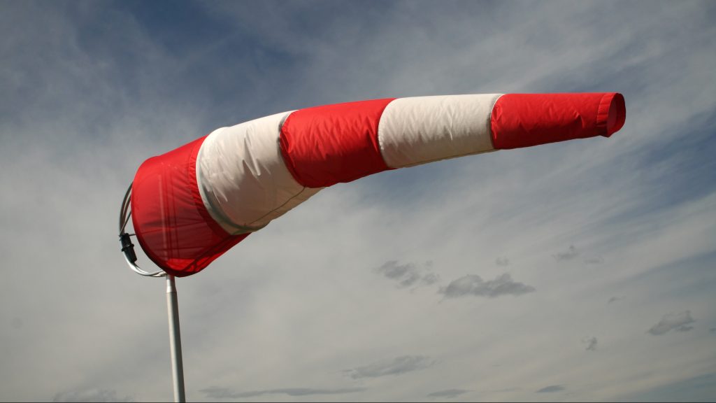 Viharkárokat okozott a szeles időjárás