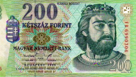 Közel 350 ezer forintért kínálnak egy papír 200-ast a Vaterán