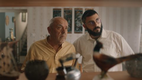 Megérkezett a Lefkovicsék gyászolnak előzetese, amiben egy bokszedző és ortodox zsidóvá vált fia talál újra egymásra
