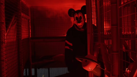 Micimackó után Mickey egérből is eszelős sorozatgyilkost csináltak