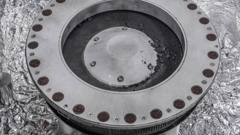 Idegen anyagot tartalmazó tárolót nyit fel a NASA