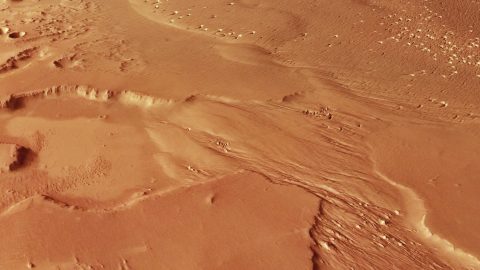 Tengernyi fagyott vizet találtak a Mars mélyén