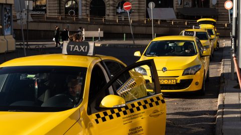 Vitézy Dávid most a taxis hiénákat regulázná meg