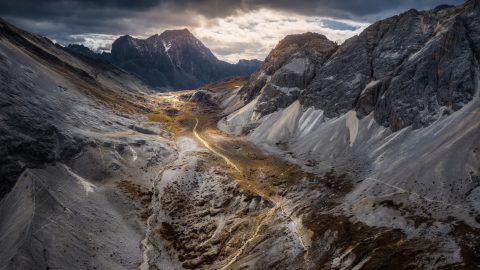 Szép lassan széthasad Tibet
