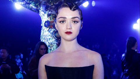 Még olvasni is iszonyú azt a napirendet, amit Maisie Williams követett, hogy 12 kilót fogyjon Catherine Dior szerepéért