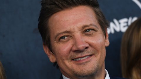 Jeremy Renner horrorbalesetéből felépülve mindent megtesz, hogy szuperhősként térhessen vissza