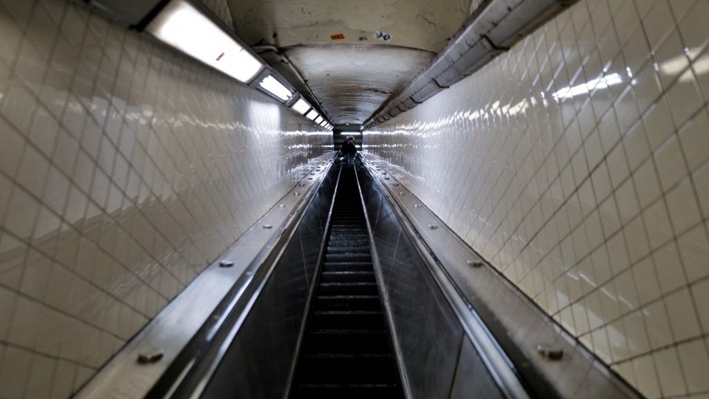 Emberi lábat találtak a New York-i metrósíneken