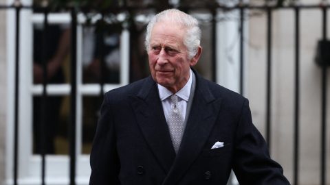 BBC: Harry herceg az Egyesült Királyságba utazik, hogy találkozzon az apjával