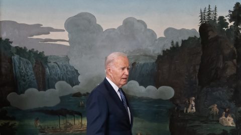 Részben Joe Biden életkora és feledékenysége miatt nem javasol vádemelést az ügyész az elnök ellen a minősített iratok ügyében