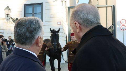 Lázár János: Már a török kancák között hódít Főúr