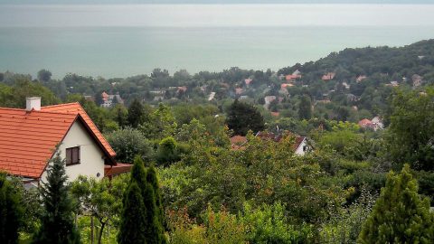 Egyházi kézbe szervezné ki a járóbeteg-szakellátást Balatonalmádi