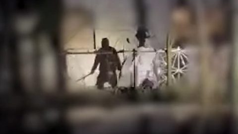 Így fenyegette bozótvágóval a rendőröket az iharosberényi férfit