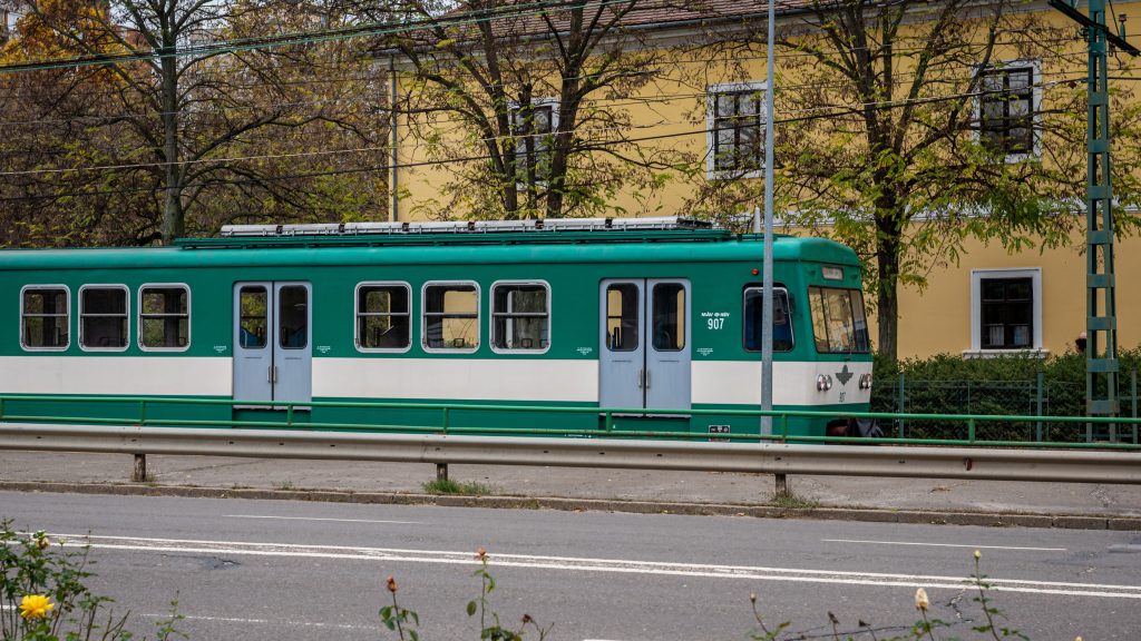 Minden HÉV-re biztonsági kamerát szereltetne az LMP