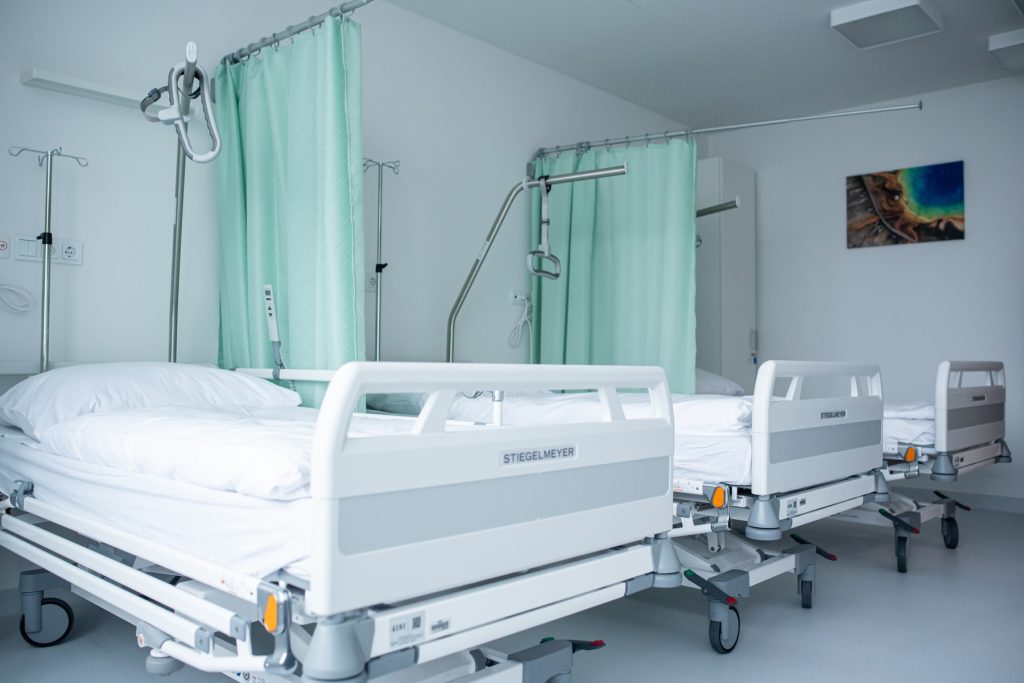 Több miskolci kórházban látogatási tilalmat rendeltek el