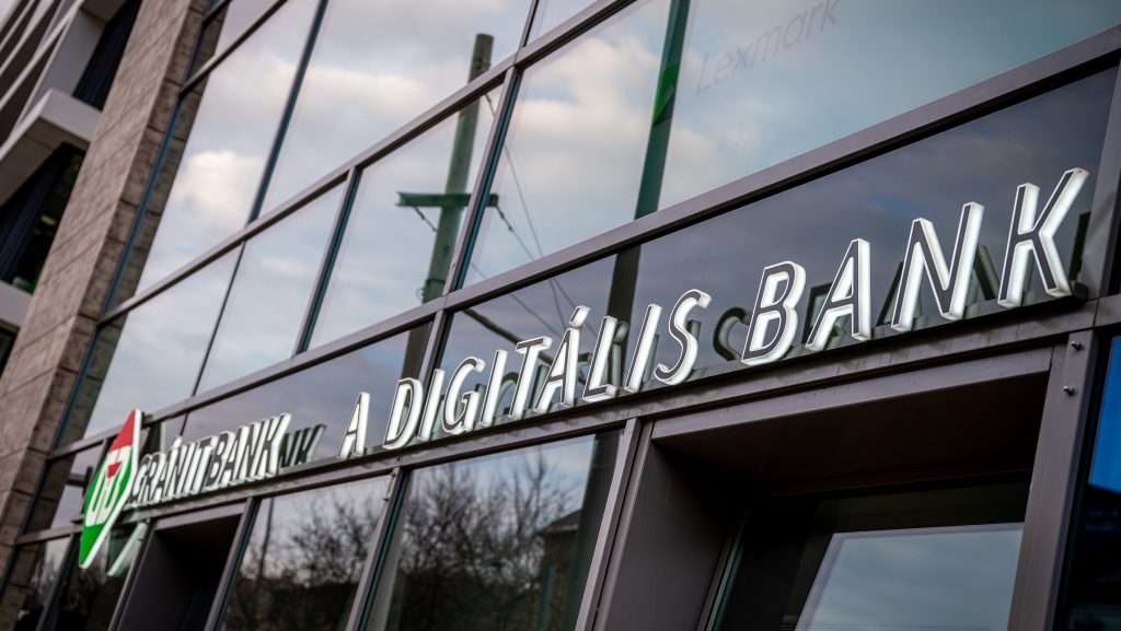 Egymás alá ígérnek bankok a lakáshitelekért az új kamatplafon alatt is