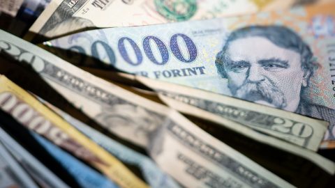 Nem sikerült talpra állnia a forintnak