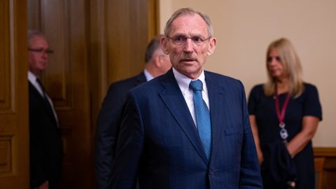Bicskei pedofilügy: Pintér Sándor meghallgatását kezdeményezi a DK