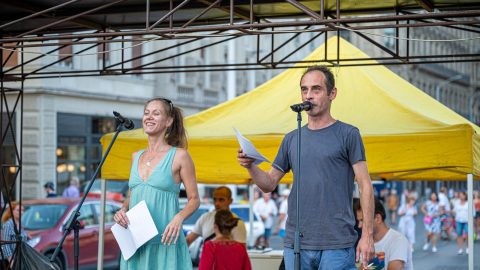 Atv: Le Marietta és Törley Katalin vezetik a Kétfarkú Kutyapárt EP-listáját
