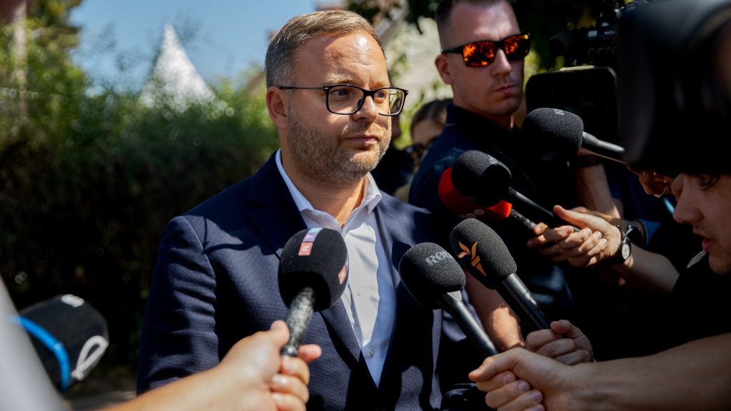 Orbán Balázs szerint nem kizárt, hogy megváltoztatják a törvényt Novák kegyelme után, amelyben egy pedofilsegítő férfi részesült