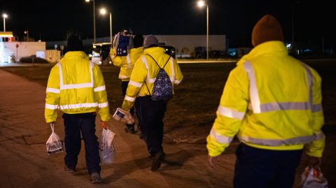 444: Több tízezer vendégmunkás nem tud bejutni Magyarországra, néhányan már üzleti vízummal érkeznek