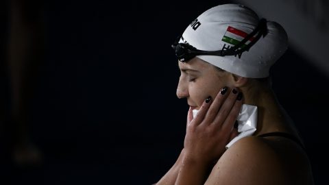 „A szívem hozott be, a vége már nagyon fájt” – elsírta magát örömében a vb-hatodik magyar úszó