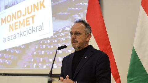 Index: Csák János kirúgta Bús Balázst, az NKA alelnökét