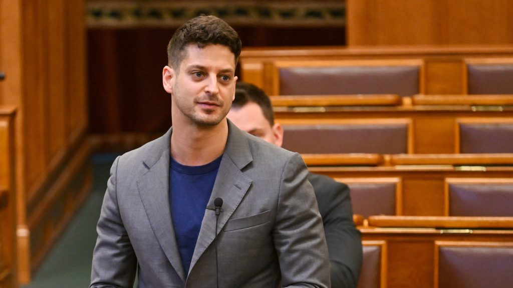 A Nemzetbiztonsági Bizottság összehívását kezdeményezi Rogán miatt az LMP