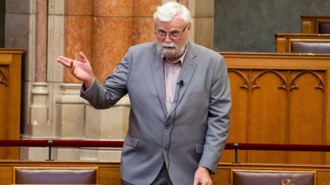 Mellár Tamás kilép a református egyházból