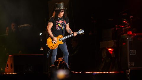 Slash direkt el akarta rontani a Sweet Child of Mine intróját, de épp ezzel tette gigaslágerré