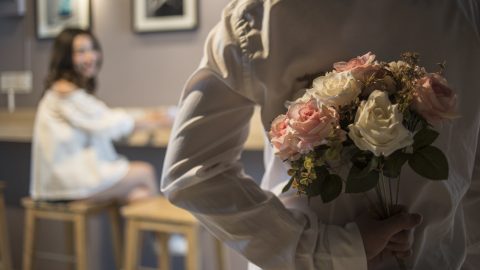 Ügyfeleinek tartja szabadon a Valentin-napját az eszkort