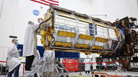 Több száz embert bocsát el a NASA