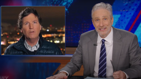 Jon Stewart az Oroszországot dicsőítő Tucker Carlsonnak: Akkora fasz vagy!