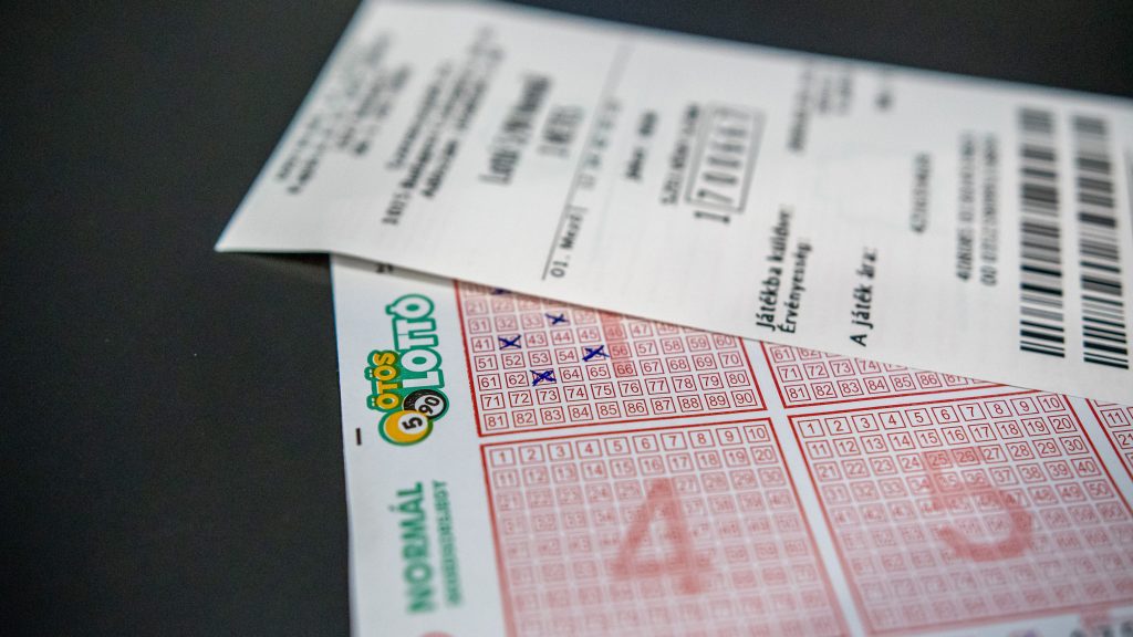 Csúcsot dönthet, aki ezen a héten mind az öt nyerőszámot eltalálja a lottón