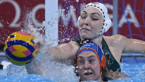 Krimi a vizes vb-n: a címvédőt legyőzve elődöntős, és olimpiai kvótát szerzett a női pólóválogatott