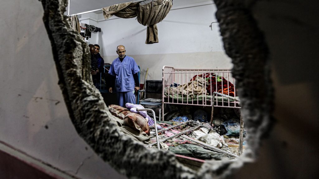 Az izraeli hadsereg szerint túszokat tartottak fogva a Nasszer kórházban