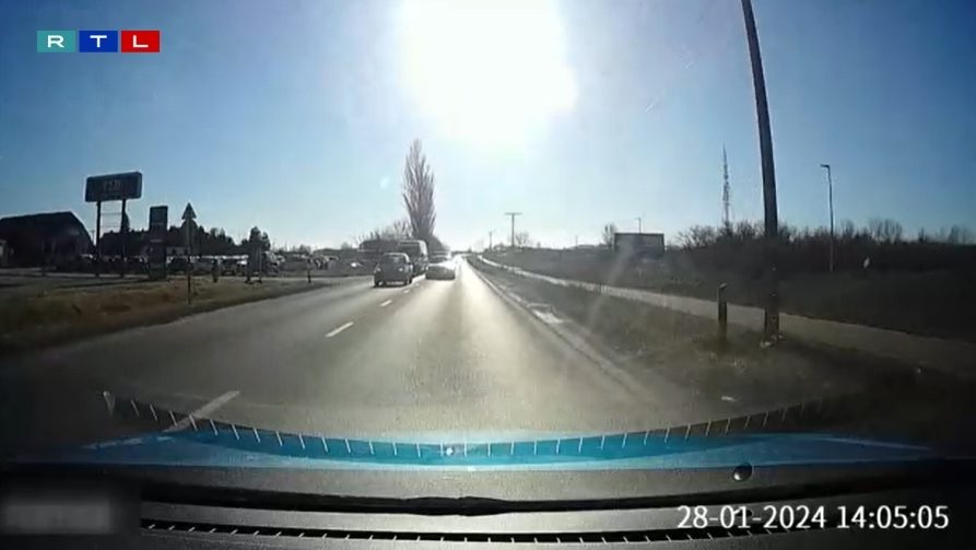 Vészvillogó használata nélkül előzött veszélyesen egy rendőrautó Székesfehérváron, de megvan rá a magyarázat