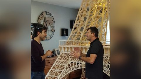 Évek alatt épített fel gyufaszálakból egy 7 méteres Eiffel-tornyot, egy apró hiba miatt mégsem világrekorder