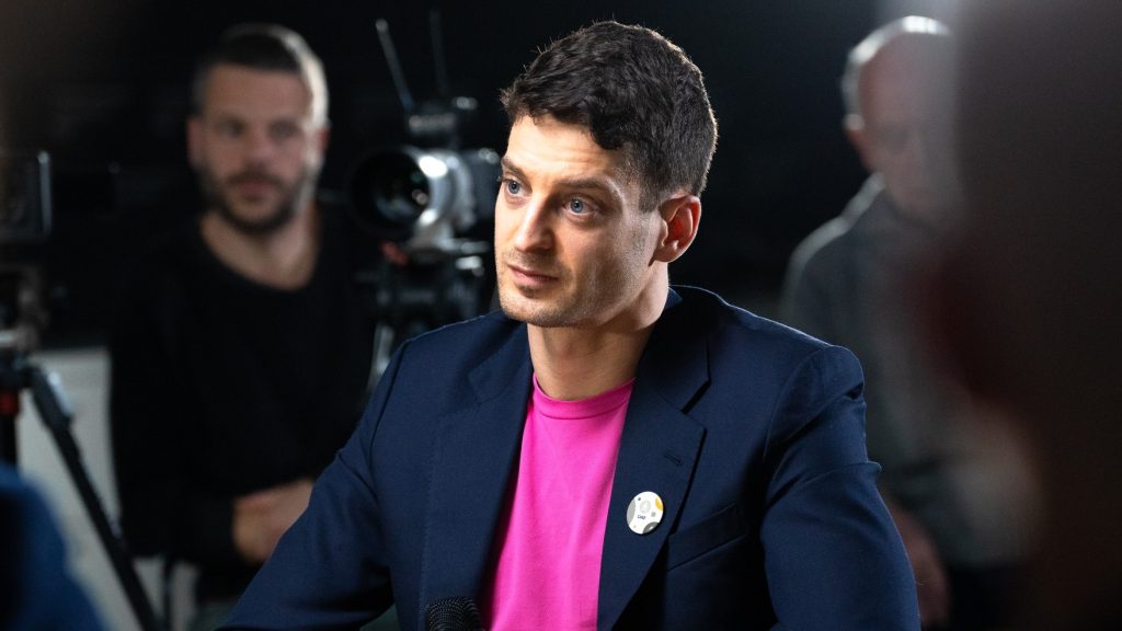 Ungár szerint segíteni kell Lázárnak, hogy meg tudja különböztetni a homoszexualitást a pedofíliától