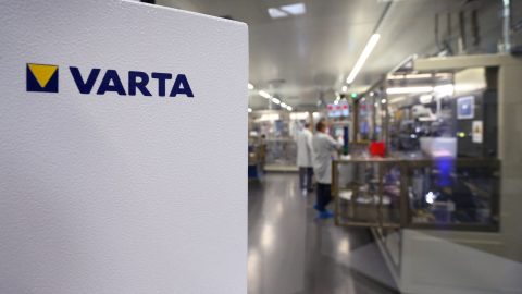 Öt akkumulátorgyárat állítottak le Németországban egy váratlan esemény miatt