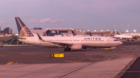 Repülés közben vált le egy külső panel a United Airlines 25 éves Boeing gépéről