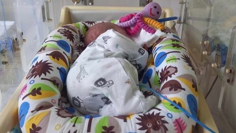 Újszülöttet találtak a szolnoki kórház babamentő inkubátorában