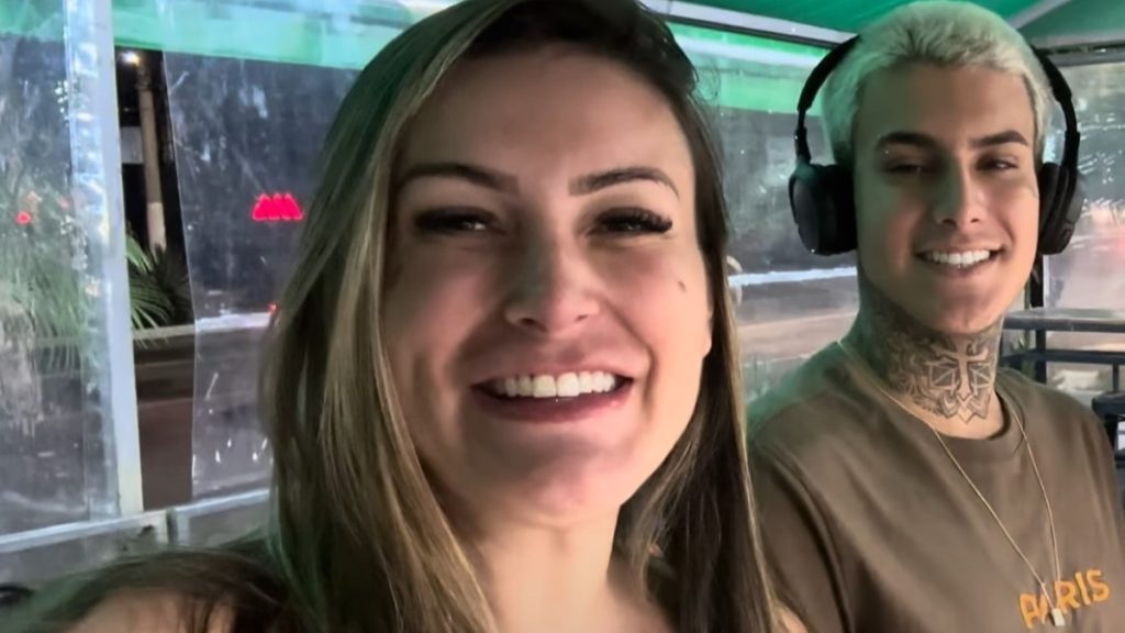 Saját kamaszfia a brazil erotikus modell operatőre