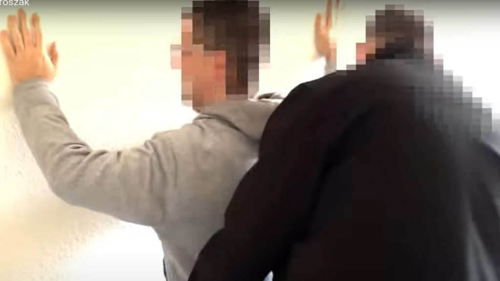 Évek óta készített gyomorforgató felvételeket a testvére 7 éves gyermekéről, és a többi kiskorú rokonáról egy budapesti pedofil