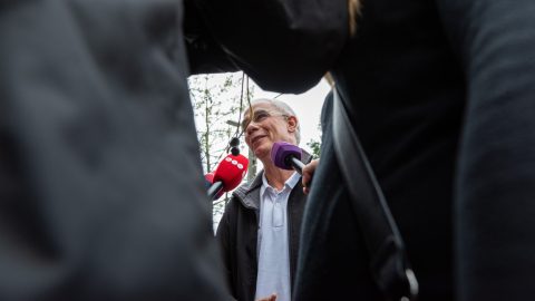 Az „LMBTQ-lobbira” hivatkozva próbálja menteni pozícióját Balog Zoltán