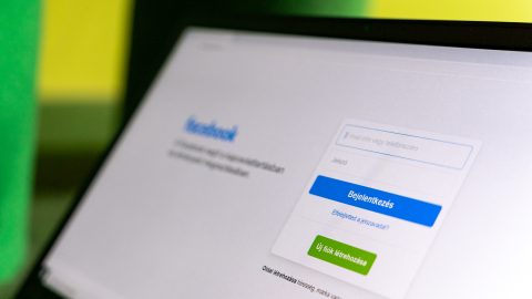 Megint leállt a Facebook és a Messenger
