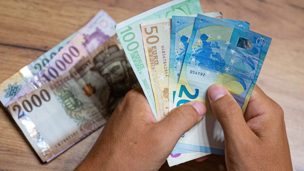 Nagyot erősödött a forint