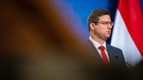 Gulyás Gergely hatályon kívül helyezett egy március 15-i díjat