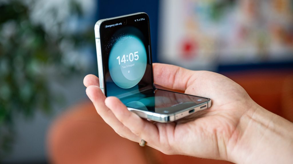 Szivárognak az információk a Samsung következő kagylótelefonjáról