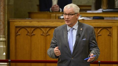 Nyomoznak a sárbogárdi akkumulátorhulladék miatt